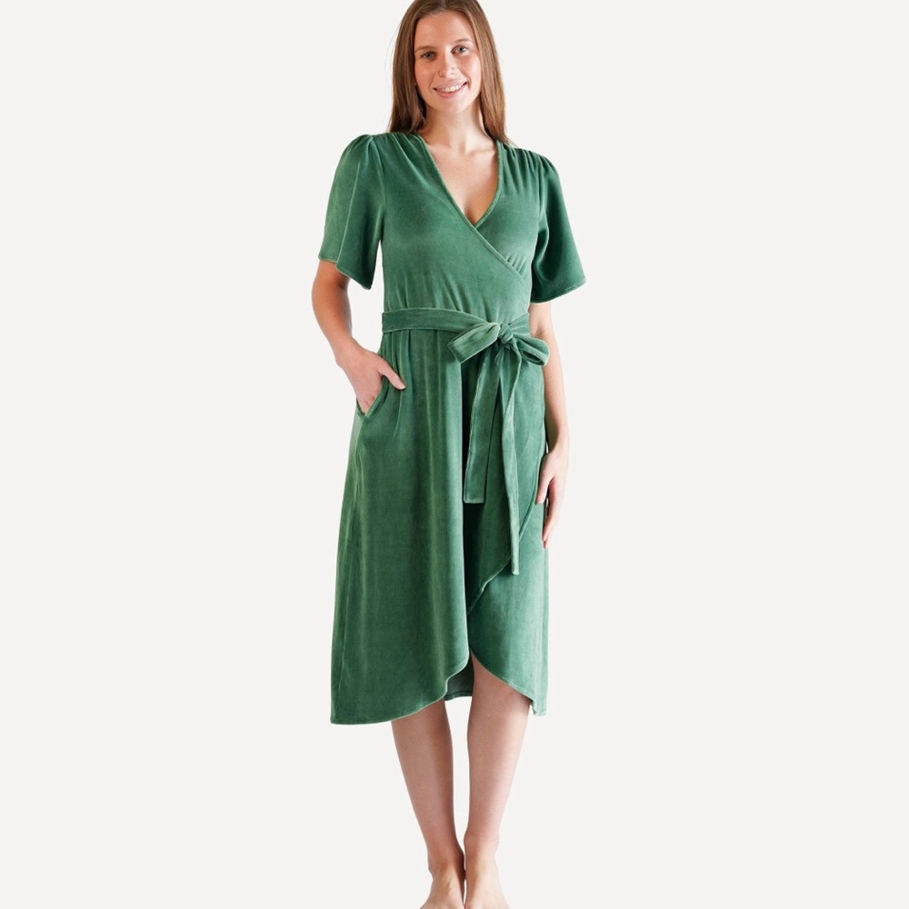NWT Kate Quinn velour wrap dress green